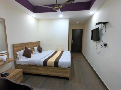 The Nirmala Palace Hotel Ayodhya Ngoại thất bức ảnh