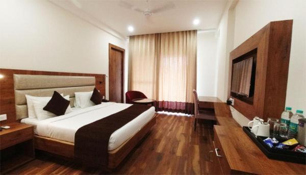 The Nirmala Palace Hotel Ayodhya Ngoại thất bức ảnh