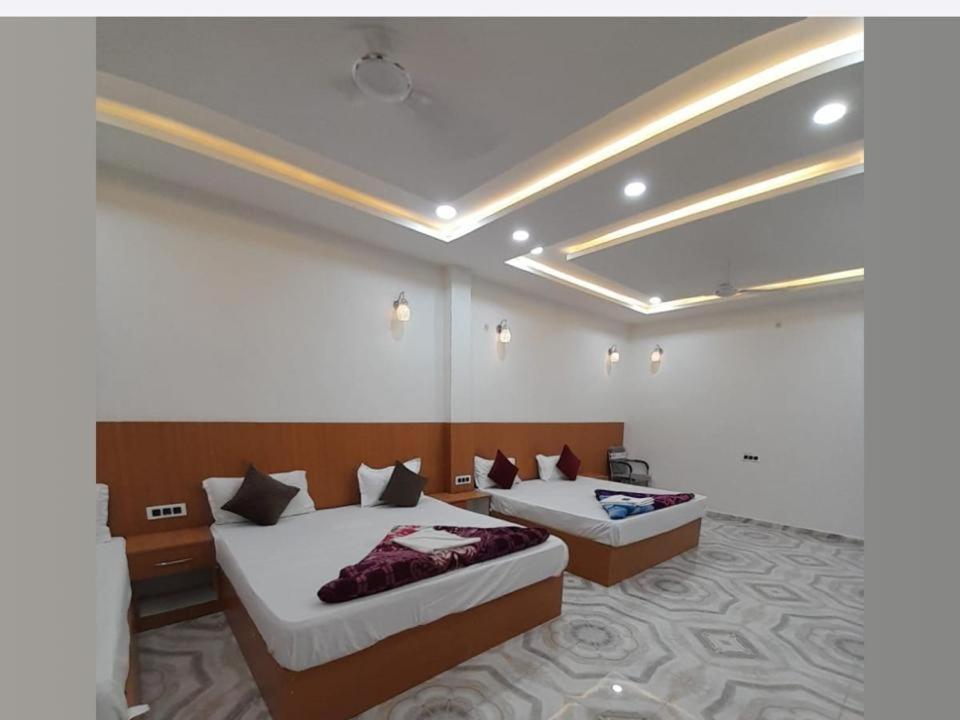 The Nirmala Palace Hotel Ayodhya Ngoại thất bức ảnh
