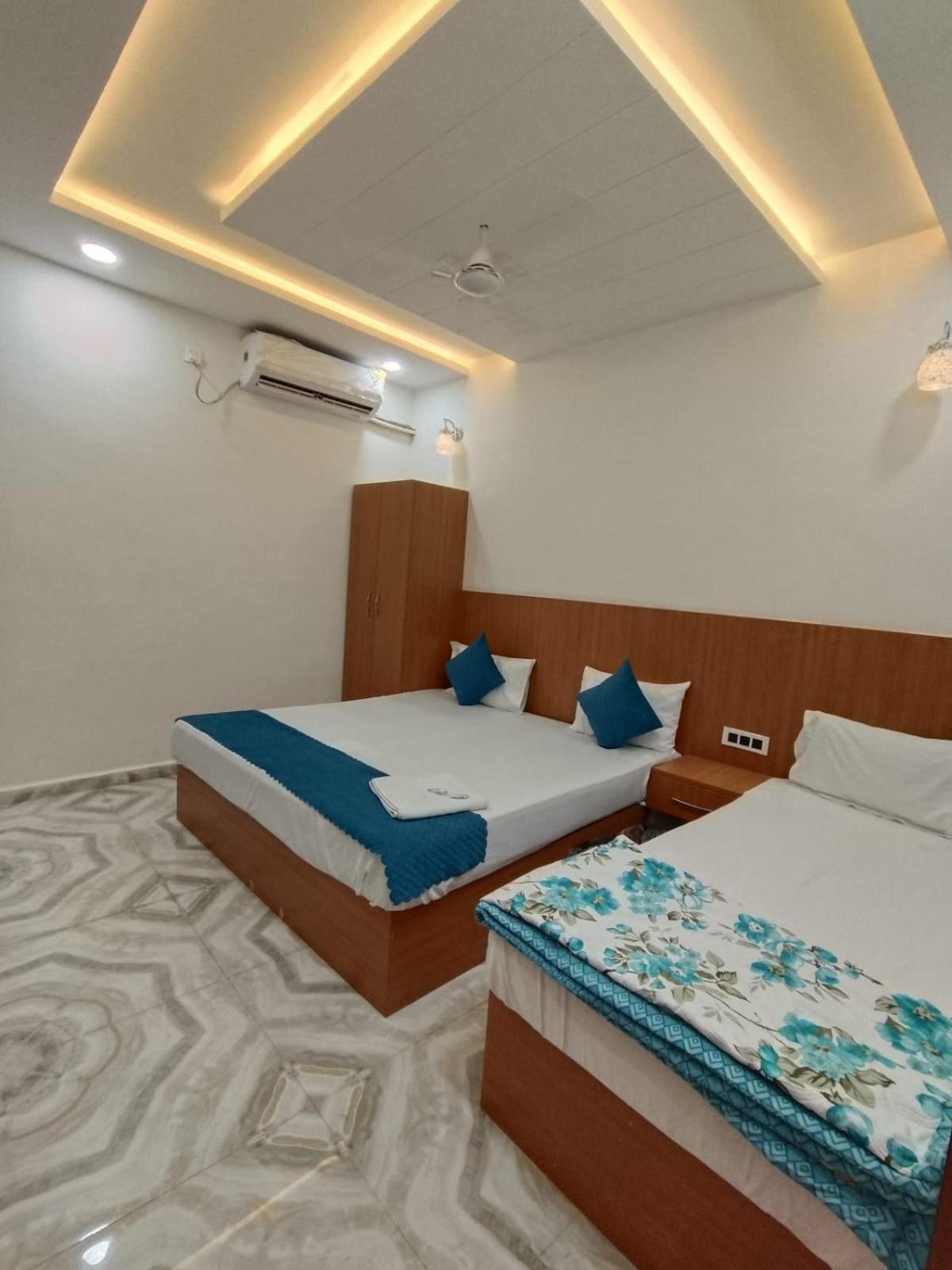 The Nirmala Palace Hotel Ayodhya Ngoại thất bức ảnh