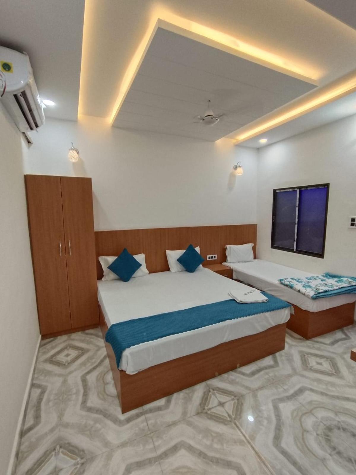 The Nirmala Palace Hotel Ayodhya Ngoại thất bức ảnh